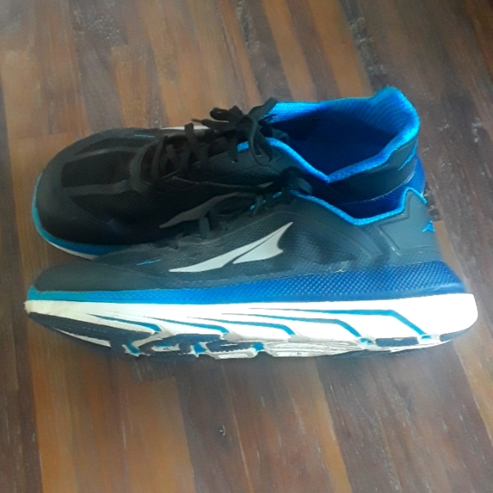 Men's Altra running shoe